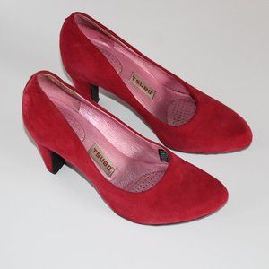 Tsubo Red Suede Heels